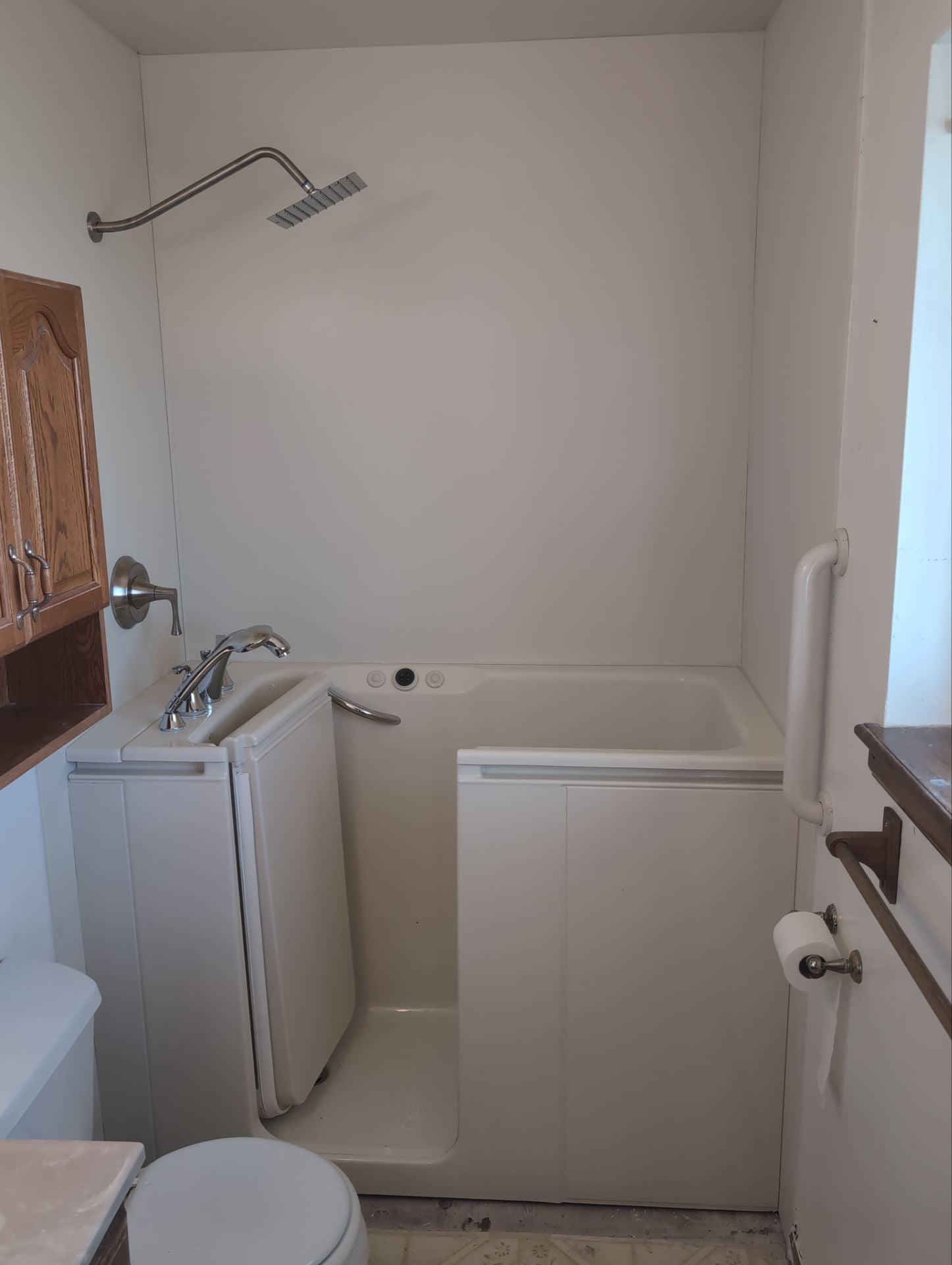 Walk-in bath remodel in Bennett, CO