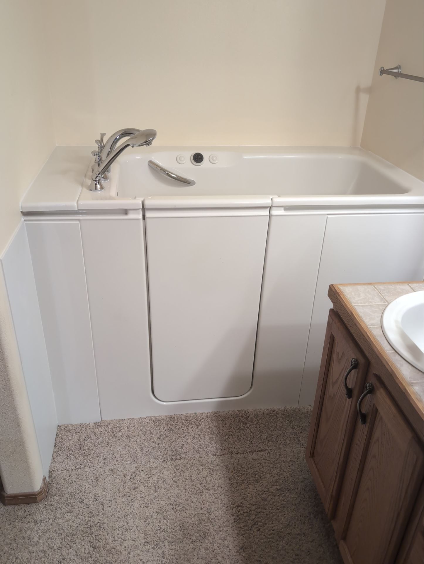 Walk-in tub remodel in Colorado Springs, CO