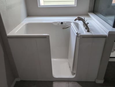 Walk-in Tub Image