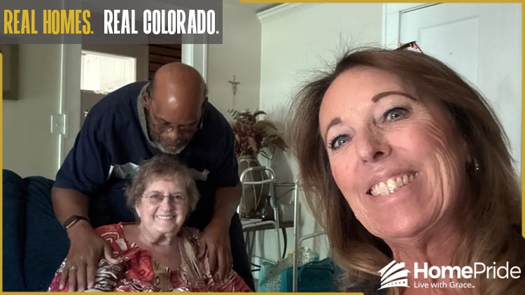 HomePride Bath customer and installer smiling together in the homeowner's Colorado residence