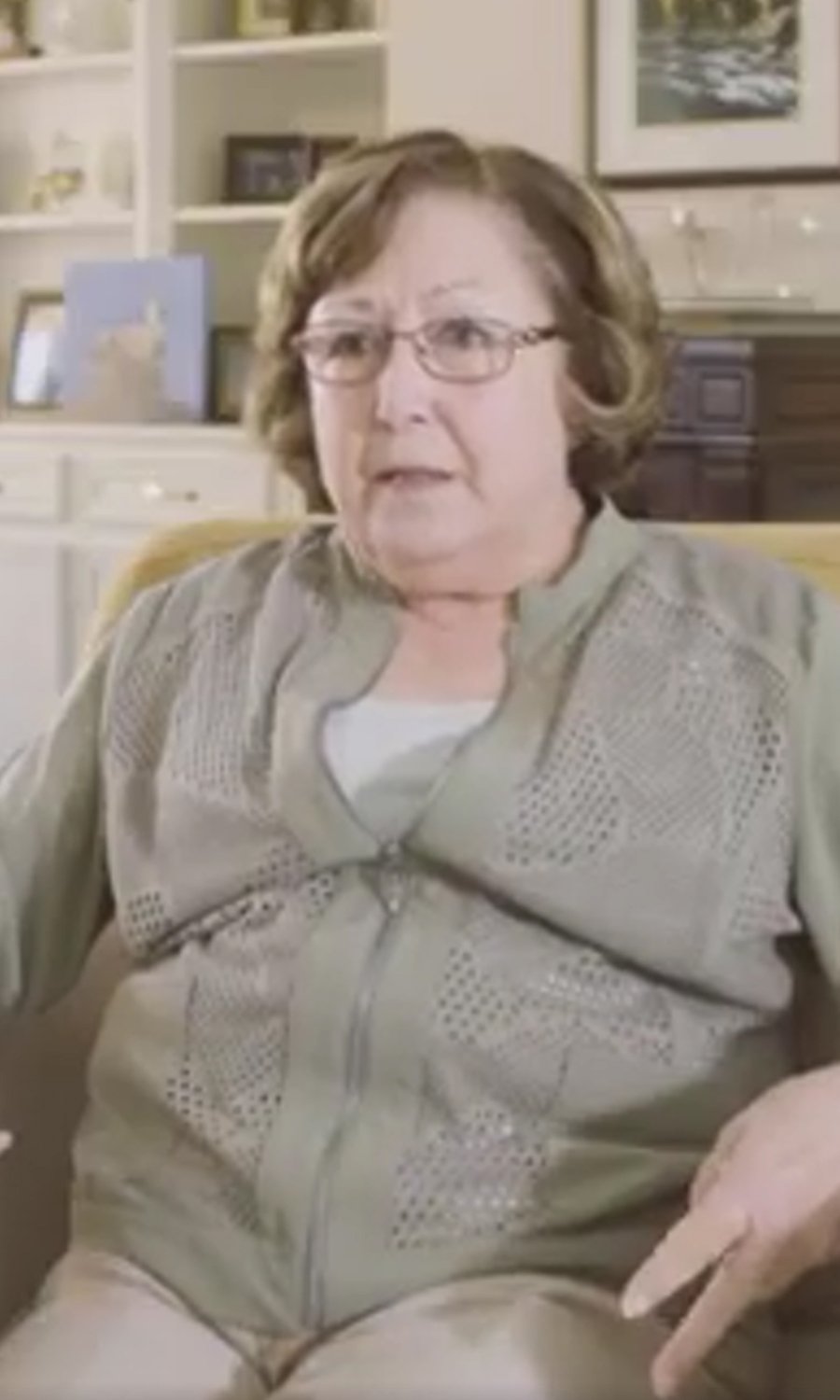 How a KOHLER® Walk-In Bath Helped Mary's Back Pain