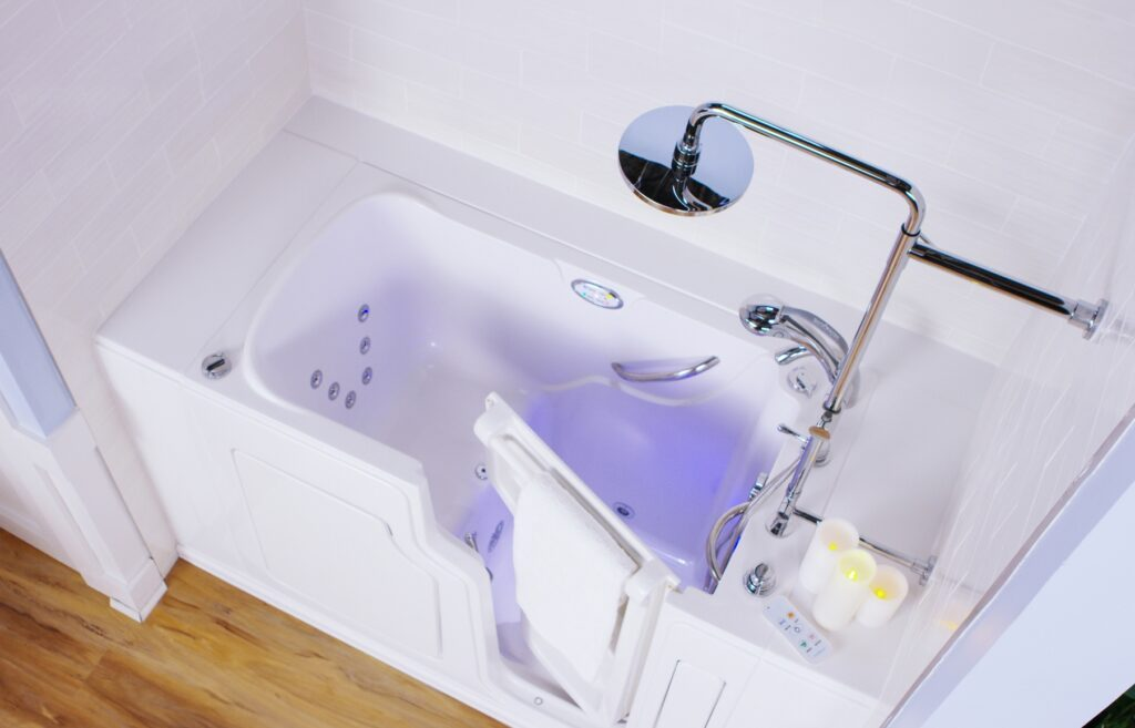 Stylish SMOOTH BATHS modern walk-in bath featuring barrier-free entry and clean European design